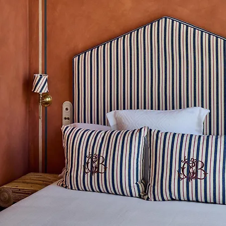 Cristine Bedfor Hotel